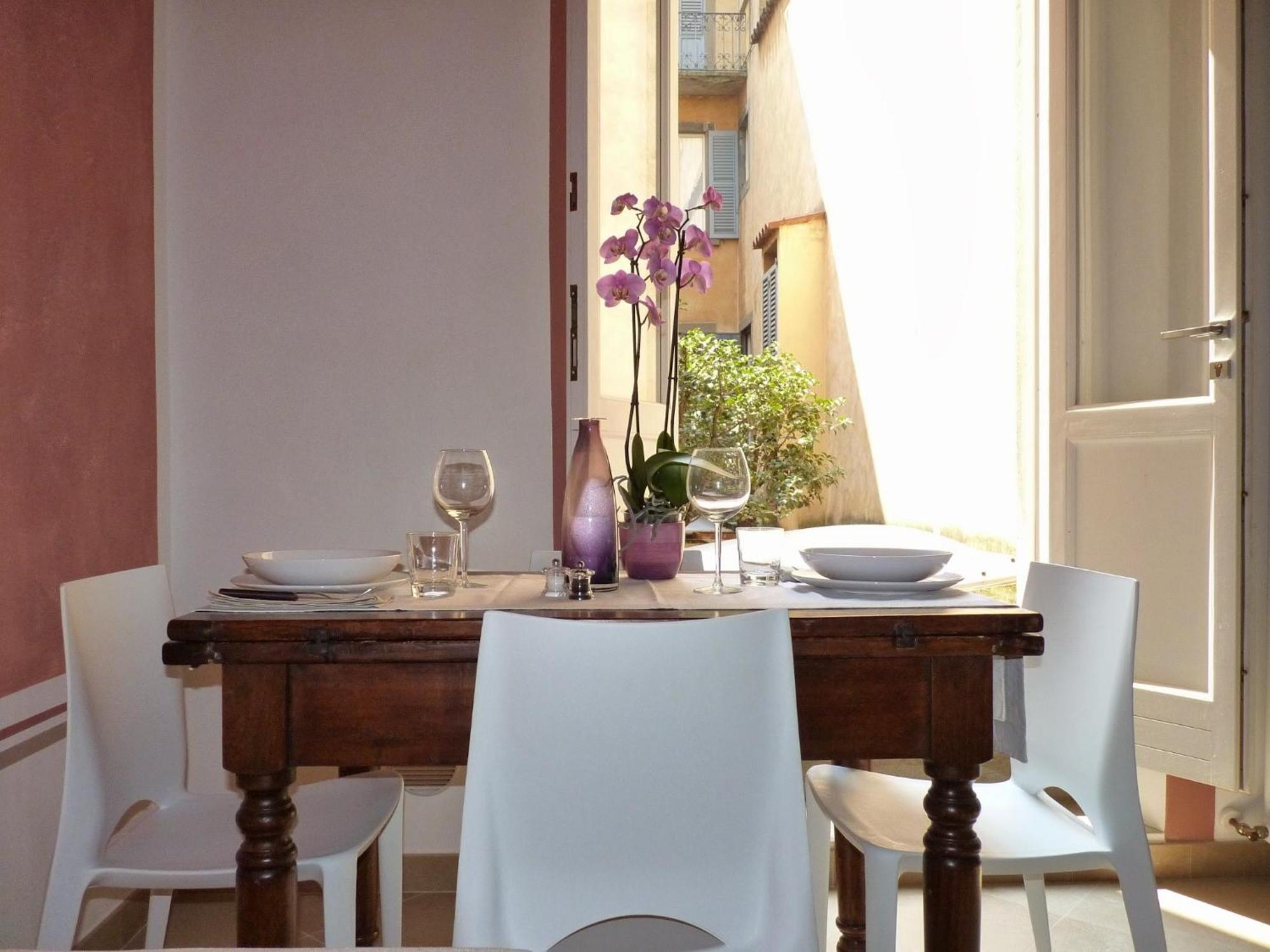 Flora Inn, Super Sweet Studio - Centro Bergamo Luaran gambar