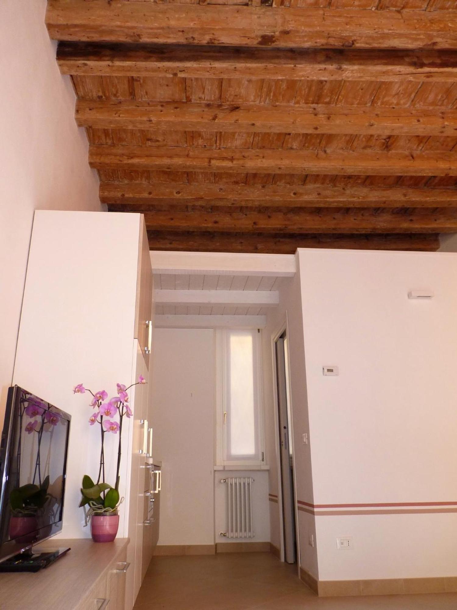 Flora Inn, Super Sweet Studio - Centro Bergamo Luaran gambar