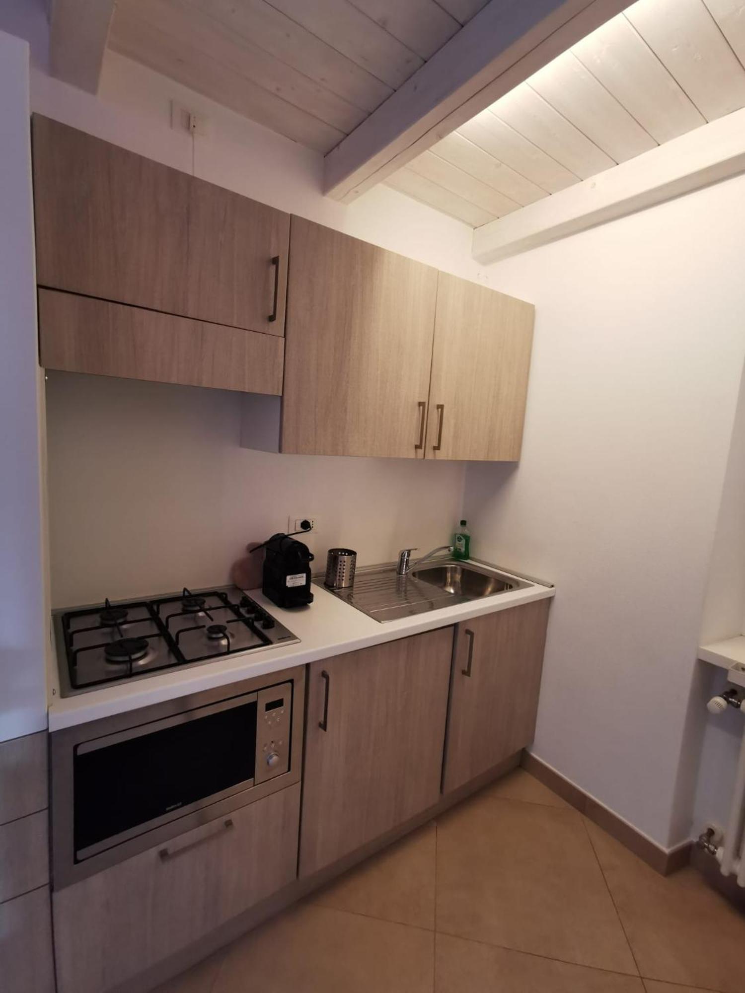 Flora Inn, Super Sweet Studio - Centro Bergamo Luaran gambar